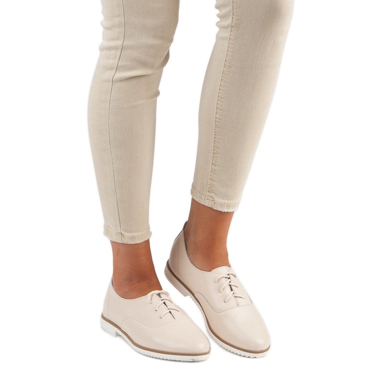 Zapatos de cuero beige claro de MAZARO 1