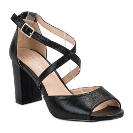 Sandalias negras en un bar VINCEZA negro 4