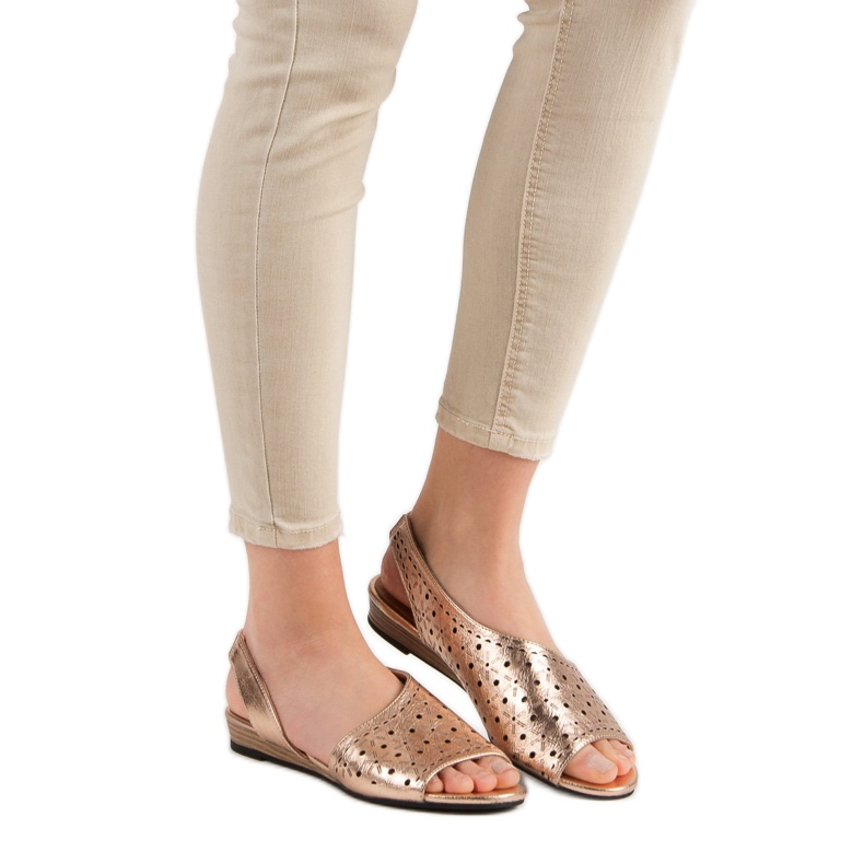 Sandalias caladas VINCEZA amarillo 2