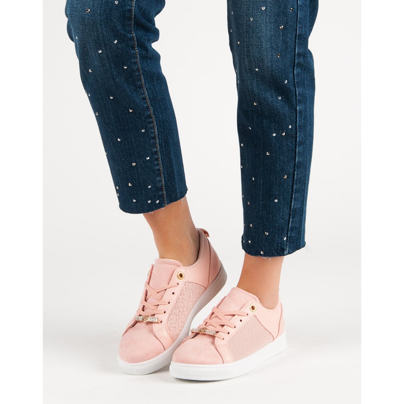 Zapatos deportivos rosas 1