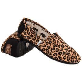 L. Day Slipons manchados marrón 5
