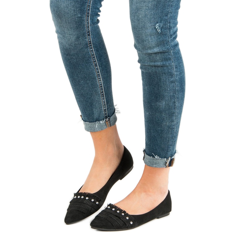 Bailarina negra en Spitz negro 1