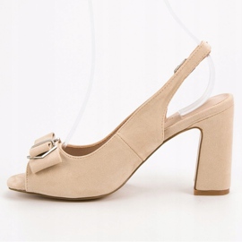 Vinceza Sandalias en una barra beige 5