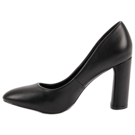 Small Swan Bombas negras en un pilar negro 6