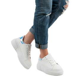 Renda Zapatos blancos en la plataforma 2 Renda Zapatos blancos en la plataforma 2