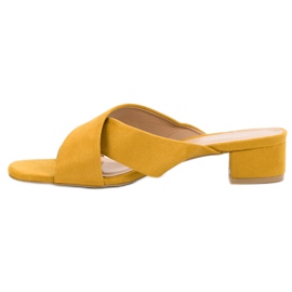 Small Swan Pantuflas de gamuza elegantes amarillo 5