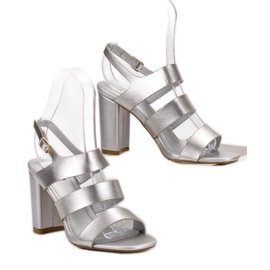 SHELOVET Sandalias de plata en una barra gris 1