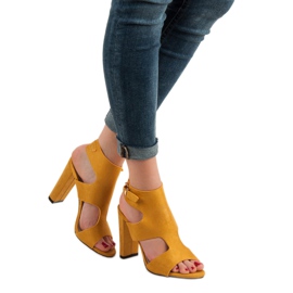 Ideal Shoes Sandalias de tacón sexy amarillo 4