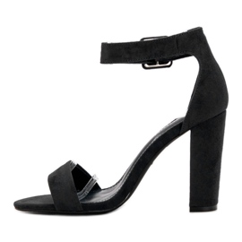 Goodin Sandalias en una barra negro 2