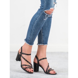 Jumex Sandalias en una barra negro 5