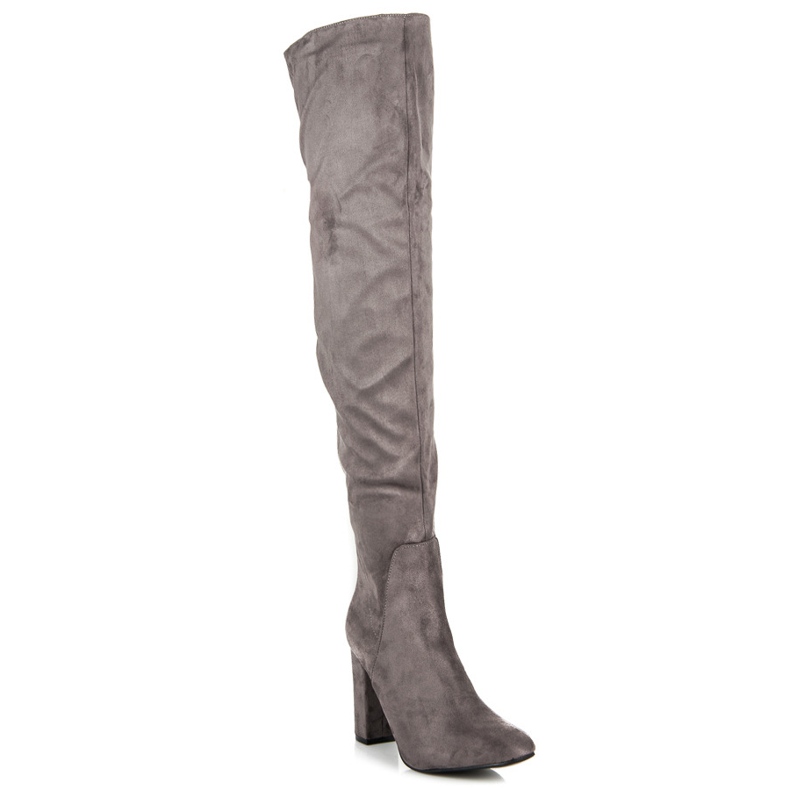 Seastar Mosqueteros de ante en un pilar gris 1