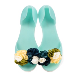 Ideal Shoes Meliski con flores verde 1 Ideal Shoes Meliski con flores verde 1