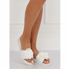 Blanco 38822 Pantuflas de mujer blancas 2 Blanco 38822 Pantuflas de mujer blancas 2