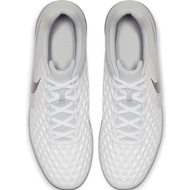 Zapatos de interior Nike Tiempo Legend 8 Club Ic M AT6110-100 blanco blanco 1
