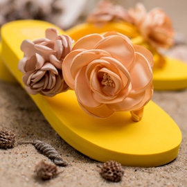 SHELOVET Chanclas ligeras con flores amarillo 4