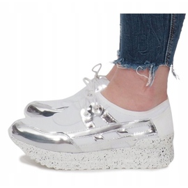Zapatillas deportivas blancas en la plataforma Calixte blanco 4
