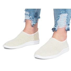Deportivo beige burdeos 3