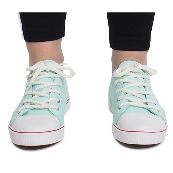 Zapatillas Lavso verde calado 1