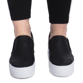 Zapatillas negras caladas en una cuña Rockvale negro 1 Zapatillas negras caladas en una cuña Rockvale negro 1