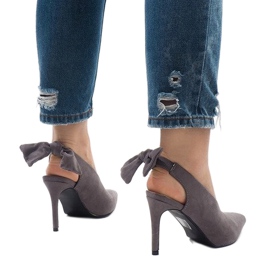 Tacones LB-330 de ante gris 4