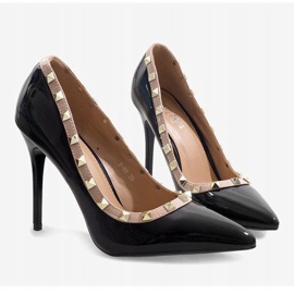 Tacones lacados en negro con tachuelas X-68 4