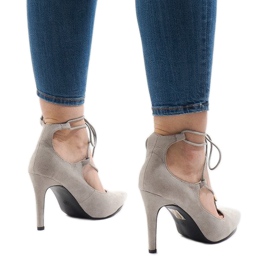 Bombas grises en un pin 4524-5 3
