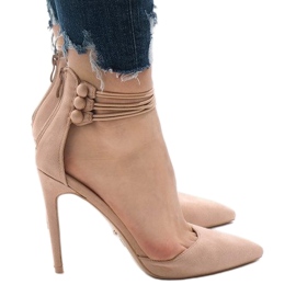 Bombas rosas en un pin 6941-P beige 2
