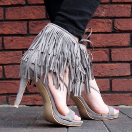 Sandalias de tacón alto con flecos Boho 8125 Gris 1