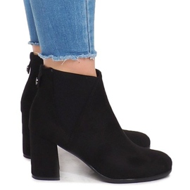 Eraser HQ-8A813-1 Botas negras en un poste negro 2