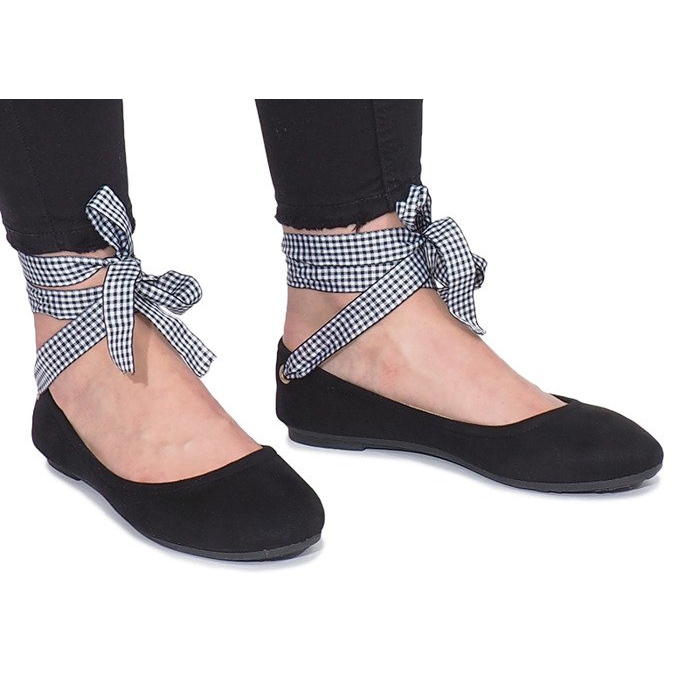 Bailarinas negras con lazo de Acro negro 2