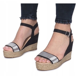 Sandalias negras sobre un delicado tacón de cuña Glam Shine negro 1