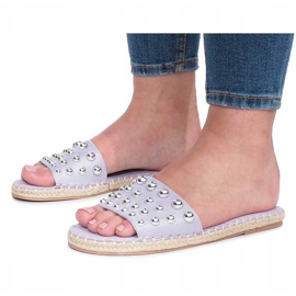 Pantuflas violetas con tachuelas Mocate 3