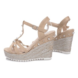 Sandalias con cuña beige Alpargatas chillin 3