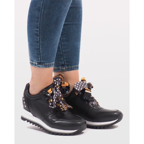 Zapatillas deportivas negras en la cuña G-124 negro 1