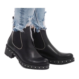 Botas negras aisladas con tachuelas 17031-25 negro 4