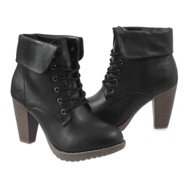 Botas negras en el poste KA13-O1H negro 3