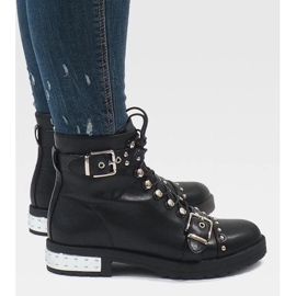 Botas negras aisladas con cordones Y8181 negro 3