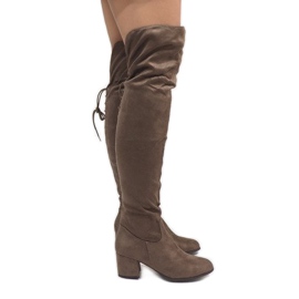 Botas de color topo en un poste aislado 1704-8 beige 2