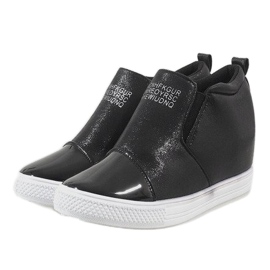 Zapatillas negras en la cuña DD392-4 negro 3