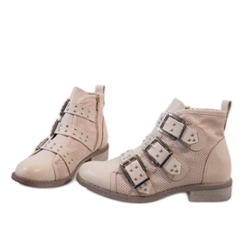 Botas beige con tachuelas 8921 4
