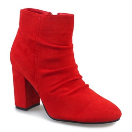 Botines de ante rojo en el poste 0M803 1