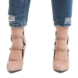 Bombas en un pin 6613-5 beige 2
