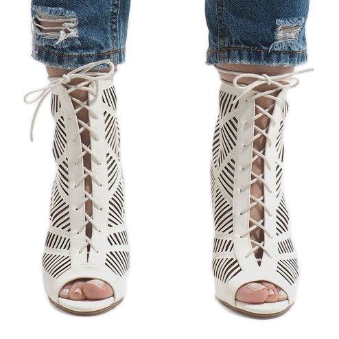 Botas blancas en un pin 1610-225 blanco 2 Botas blancas en un pin 1610-225 blanco 2