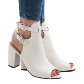 Botas blancas en el poste 173-853 blanco 4