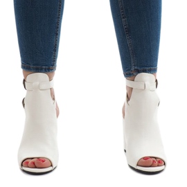 Botas blancas en el poste 173-853 blanco 2
