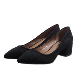 Zapatos de tacón de ante negro en el pilar 5186-1 3