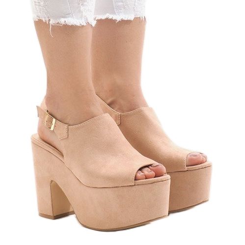 Sandalias rosas en un enorme bloque 8263CA 1