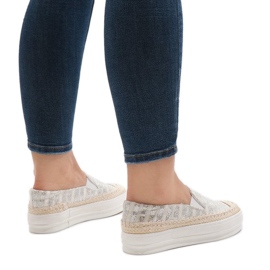 Alpargatas deportivas blancas en la plataforma GH001 blanco 3