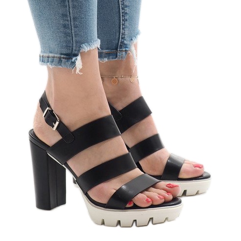 Sandalias negras en el poste HP-27 negro 1