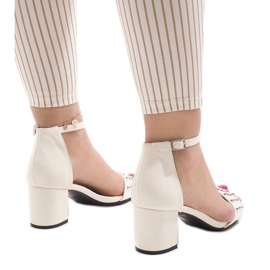 Sandalias blancas de tacón 173-856 blanco 2